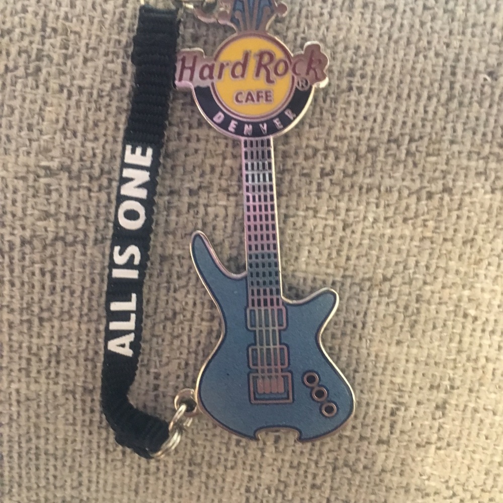 Hard Rock Cafe guitar pin Denver